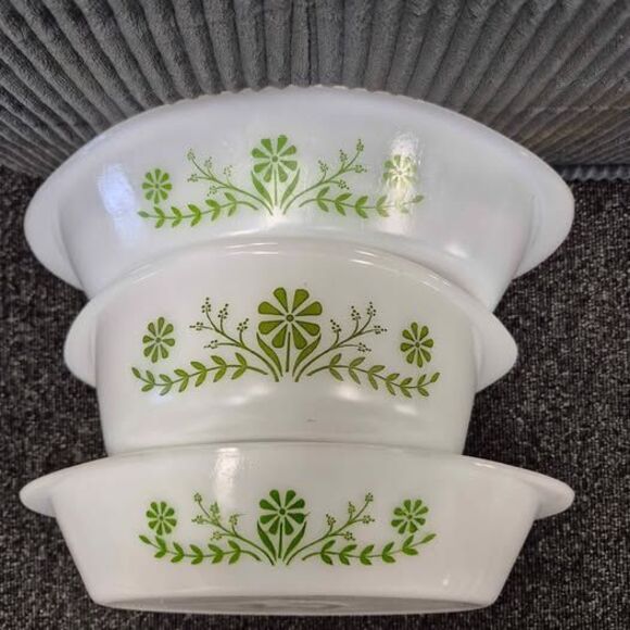 Unbranded Other - Vintage Glasbake Daisy Milk Glass Set  (2) Divided Dishes & (1) Round 2-Qt Bowl